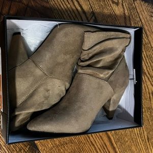 2/$12 New in box- heals